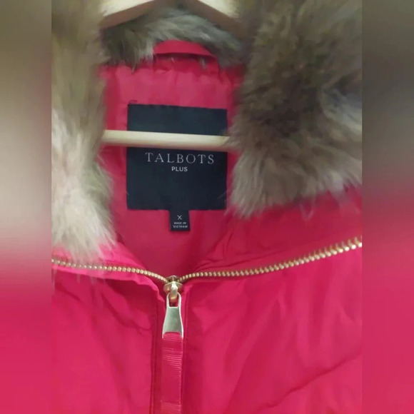 Talbots Red quilted Puffer vest 1x Faux fur collar Nwot - Picture 7 of 13